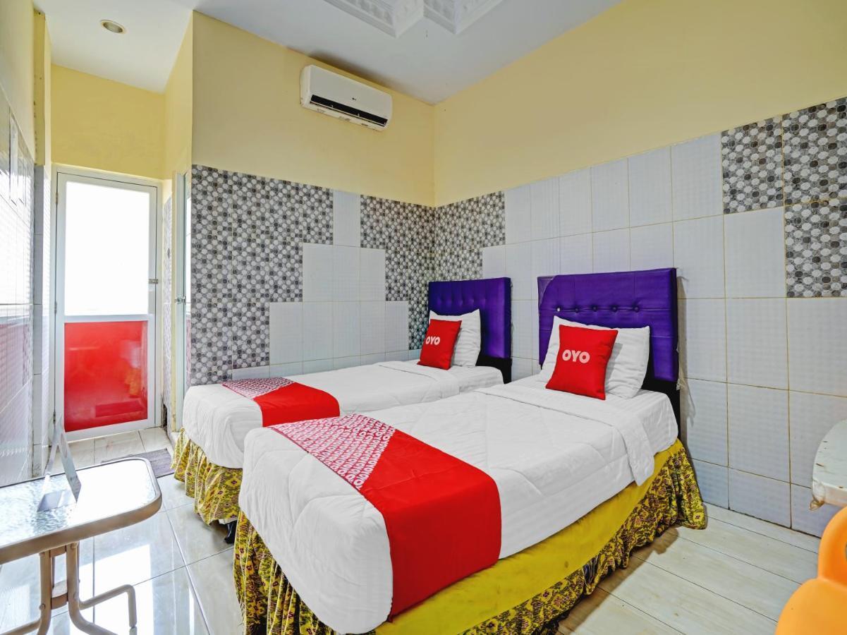 Oyo 90238 Hotel Nusantara チルボン エクステリア 写真