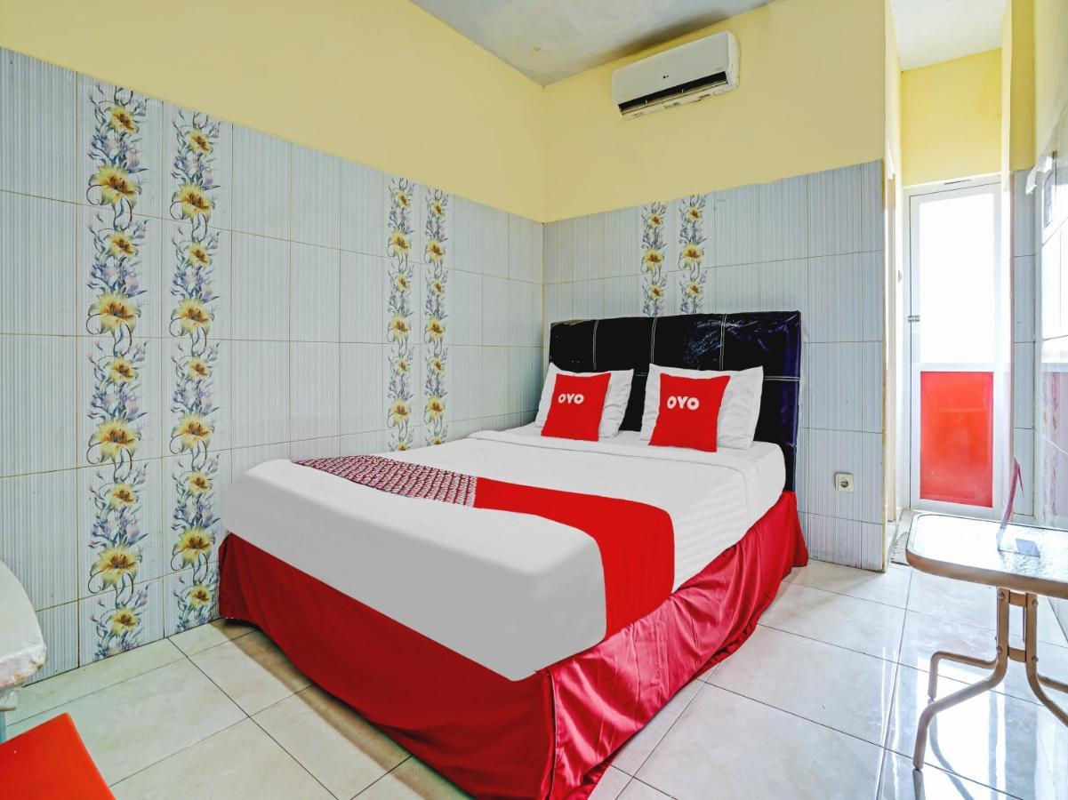 Oyo 90238 Hotel Nusantara チルボン エクステリア 写真