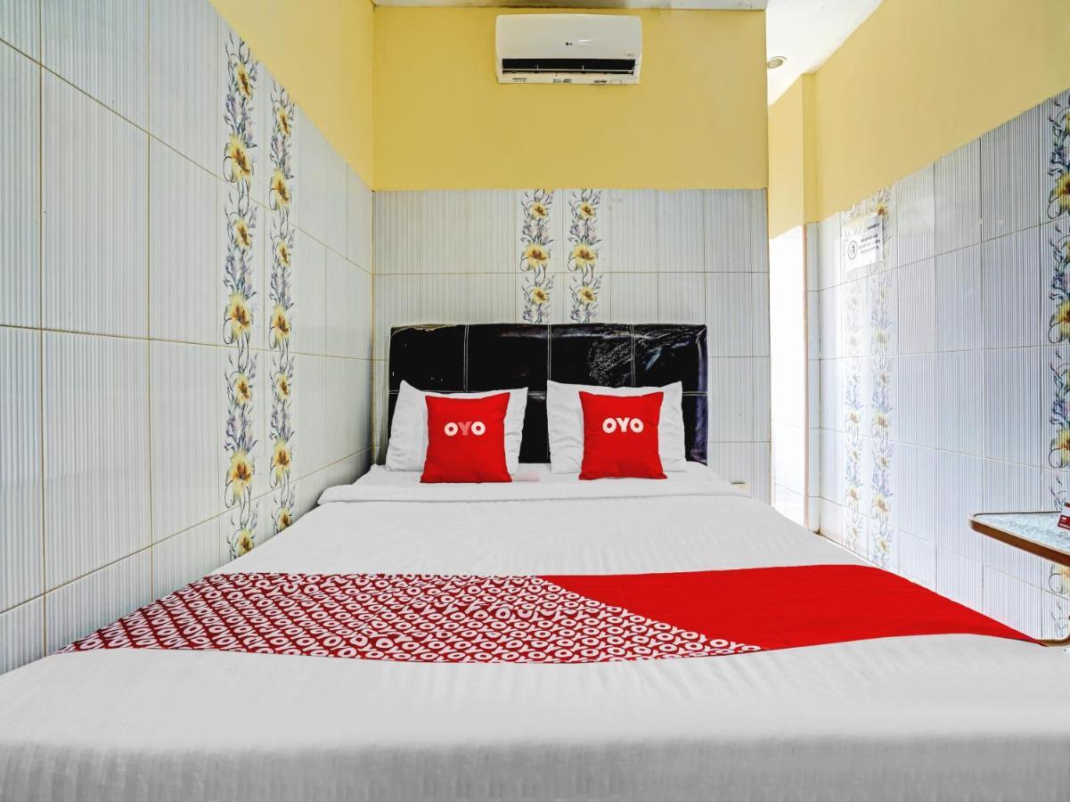 Oyo 90238 Hotel Nusantara チルボン エクステリア 写真