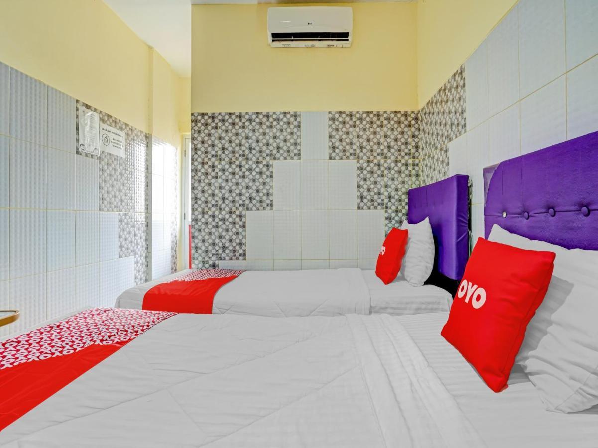 Oyo 90238 Hotel Nusantara チルボン エクステリア 写真